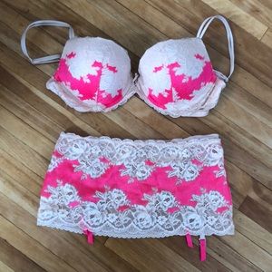NWT VS Victoria’s Secret 36D bra & L garter skirt